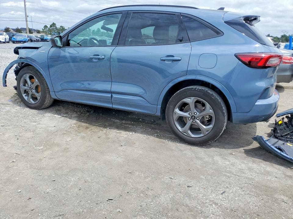 2024 FORD ESCAPE ST LINE 2