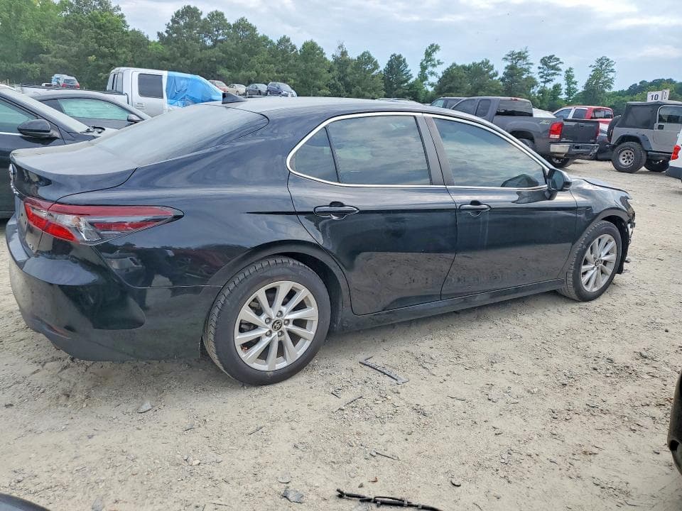 2022 TOYOTA CAMRY LE 3