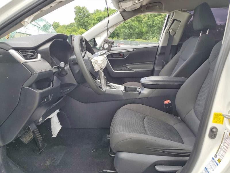 2019 TOYOTA RAV4 LE 7