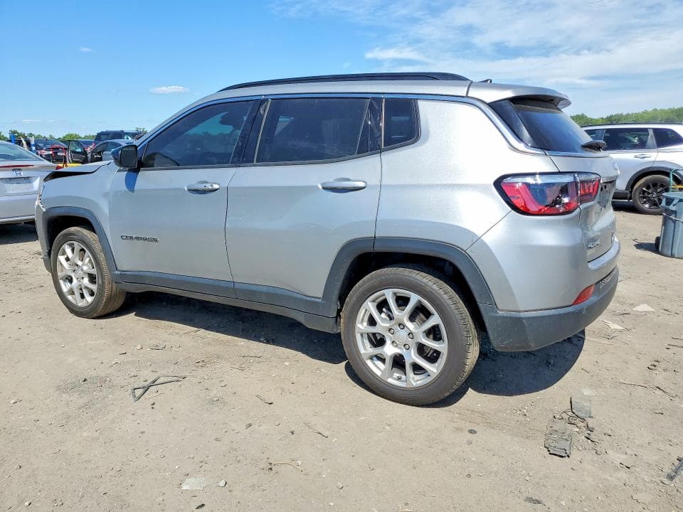 2023 JEEP COMPASS LATITUDE LUX 2
