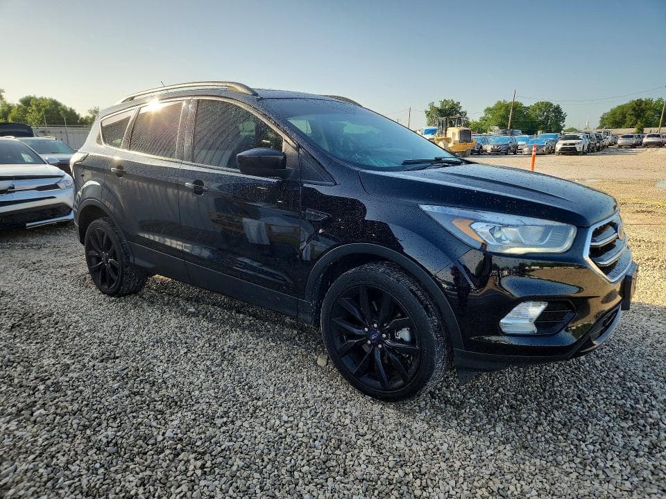 2017 FORD ESCAPE SE 4