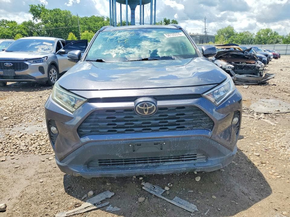 2019 TOYOTA RAV4 XLE 5