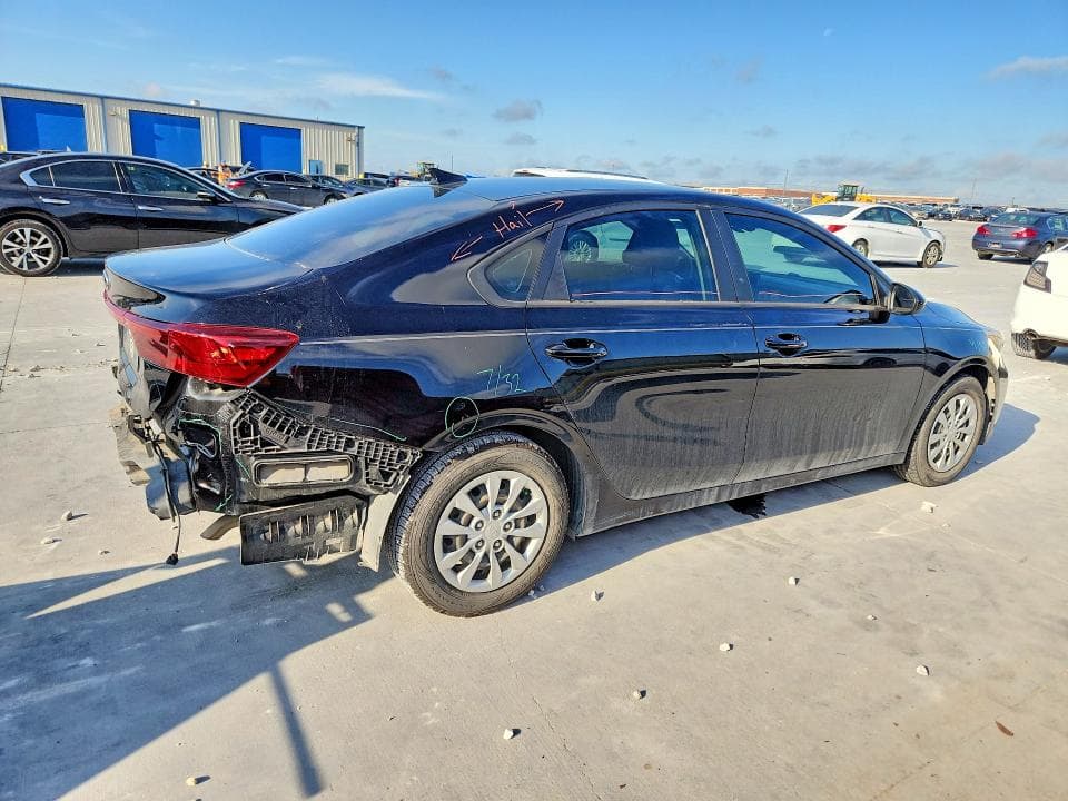 2021 KIA FORTE FE 3