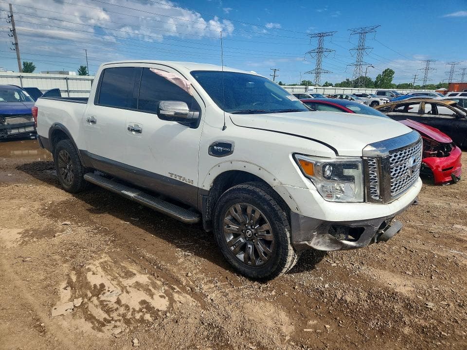2017 NISSAN TITAN PLATINUM RESERVE 4