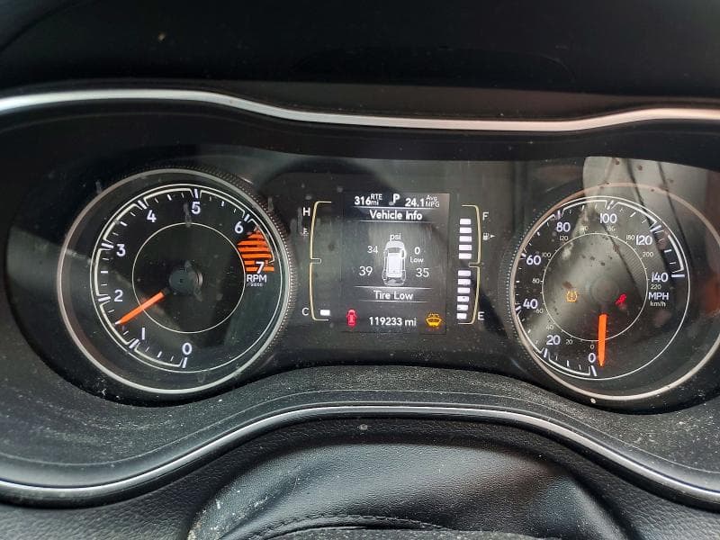 2019 JEEP CHEROKEE LATITUDE PLUS 9