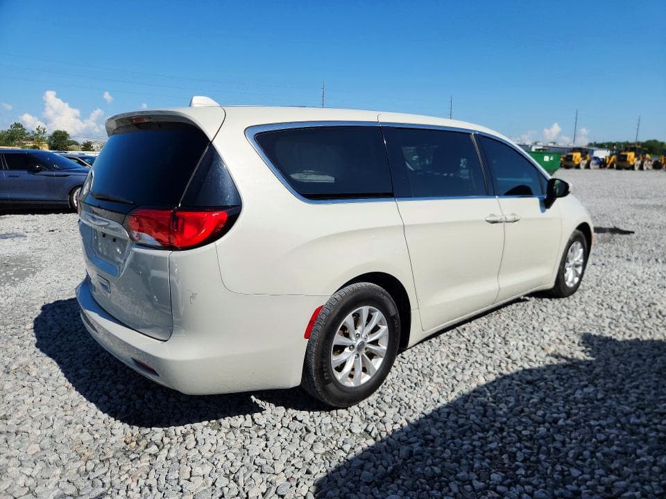 2017 CHRYSLER PACIFICA TOURING 3
