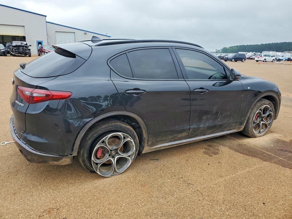 2022 ALFA ROMEO STELVIO TI 3