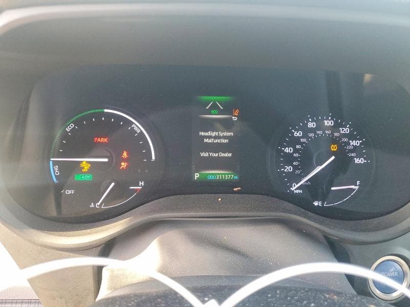 2021 TOYOTA SIENNA LE 9
