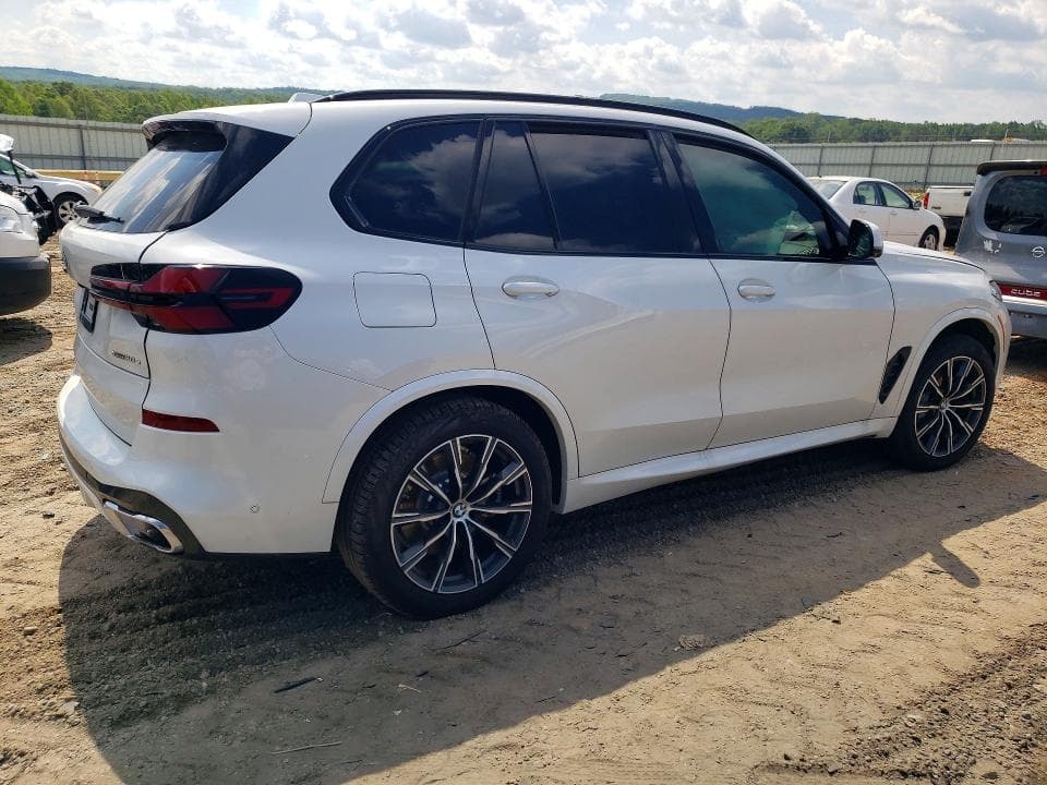 2026 BMW X5 XDRIVE50E 3