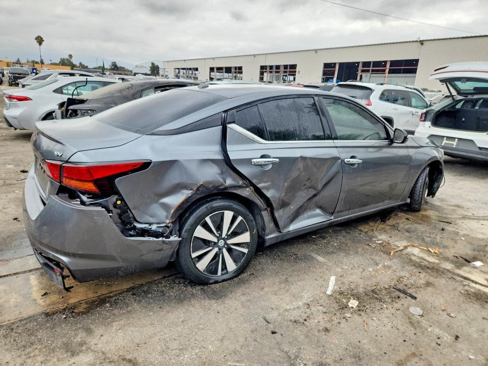 2021 NISSAN ALTIMA SV 3