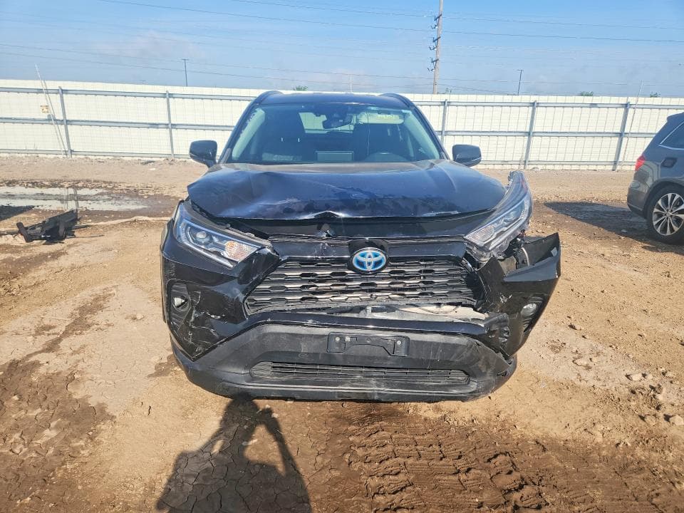 2021 TOYOTA RAV4 HYBRID XLE 5