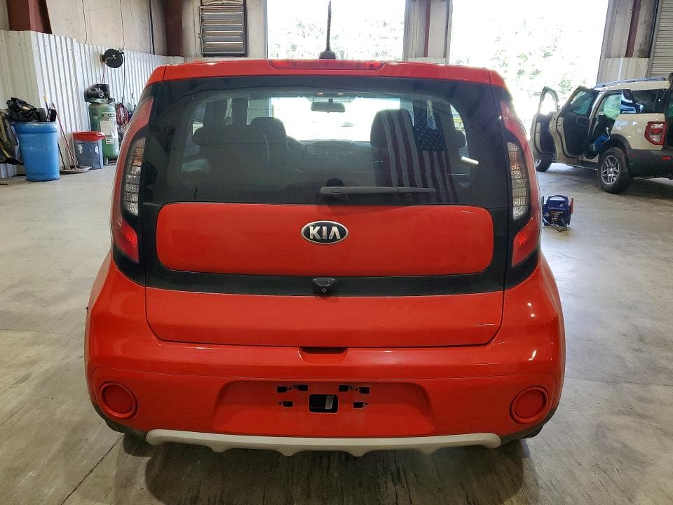2019 KIA SOUL + 6