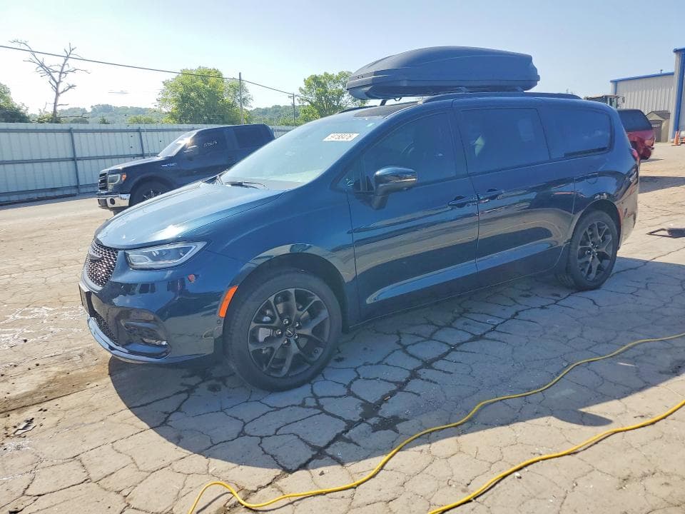 2023 CHRYSLER PACIFICA TOURING L - 1