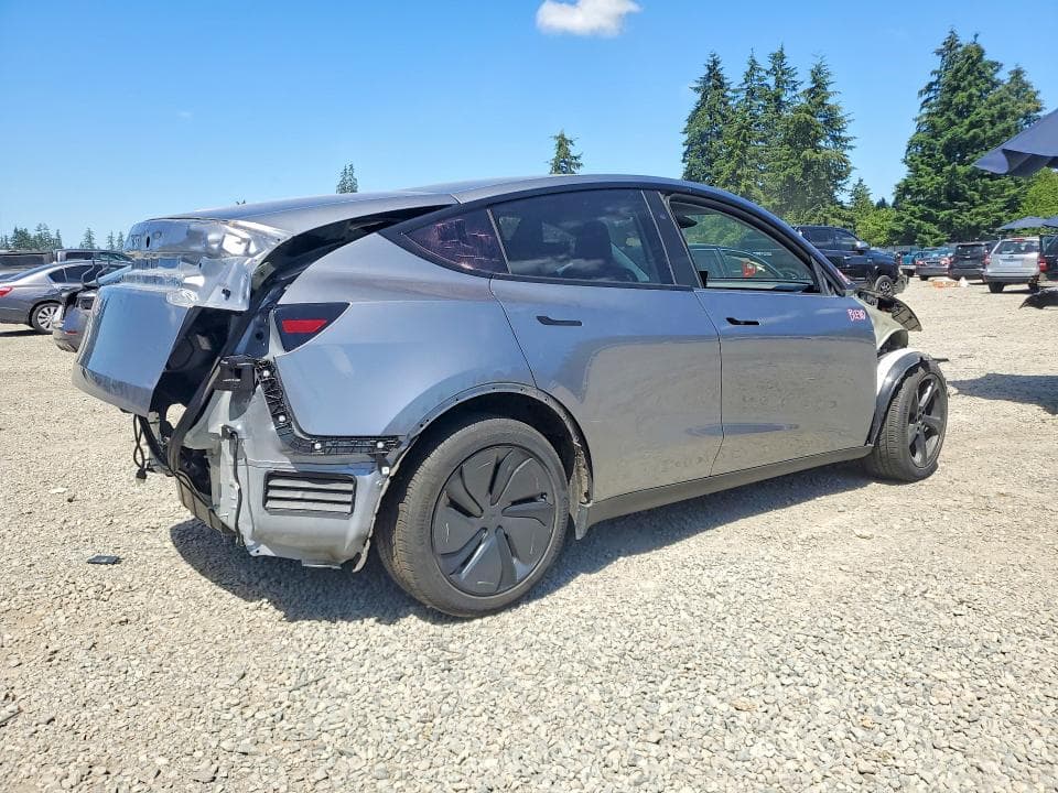 2026 TESLA MODEL Y 3