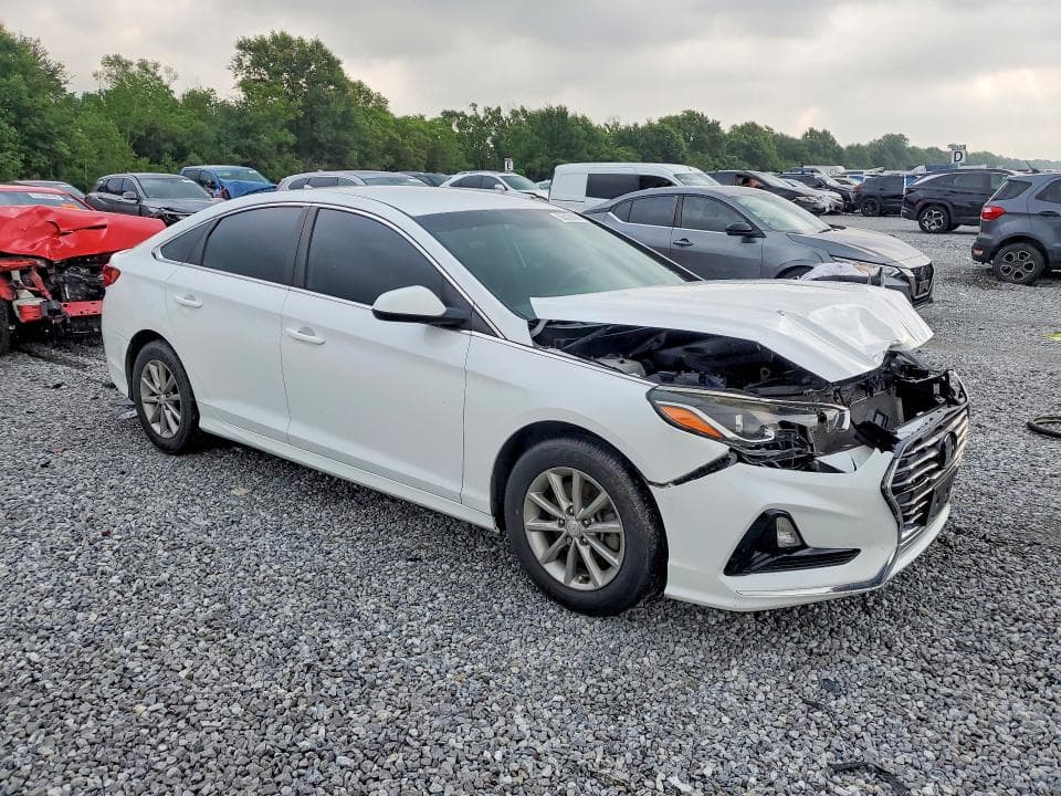 2019 HYUNDAI SONATA SE 4