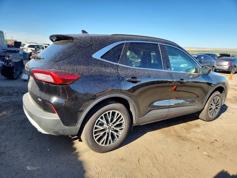 2025 FORD ESCAPE 3