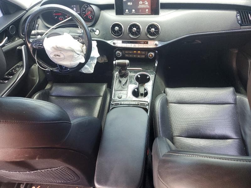 2019 KIA STINGER BASE 8
