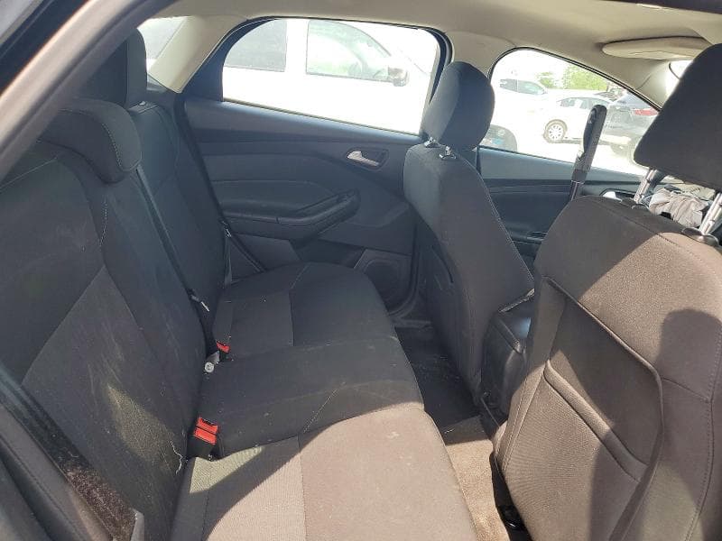 2017 FORD FOCUS SE 10