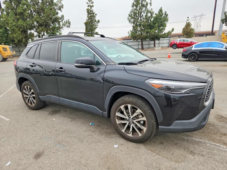 2023 TOYOTA COROLLA CROSS XLE 4