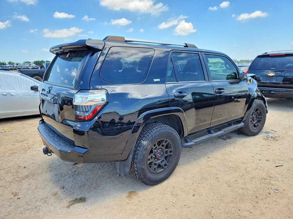 2023 TOYOTA 4RUNNER SR5 3