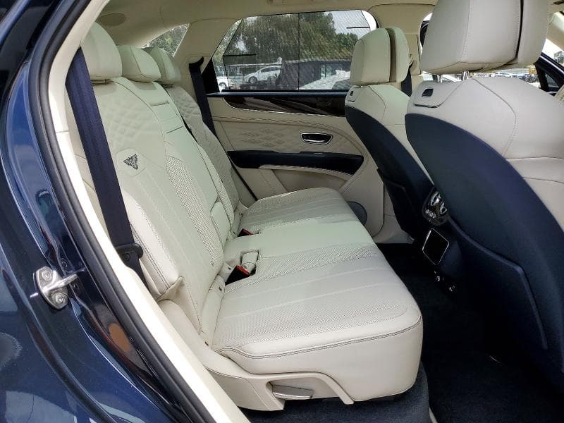 2025 BENTLEY BENTAYGA 10