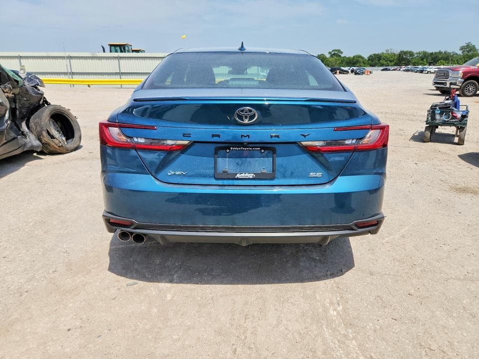 2025 TOYOTA CAMRY SE 6