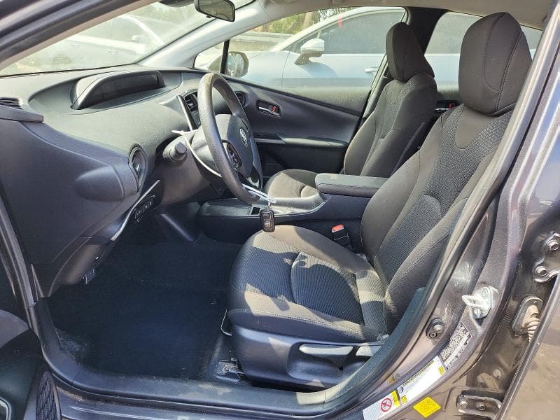 2021 TOYOTA PRIUS LE 7