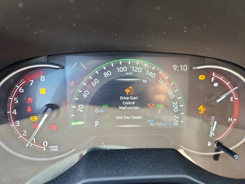 2023 TOYOTA RAV4 XLE 9