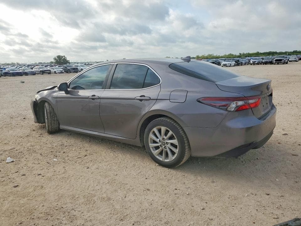 2022 TOYOTA CAMRY LE 2