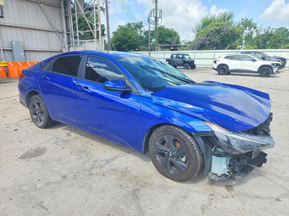 2023 HYUNDAI ELANTRA SEL 4