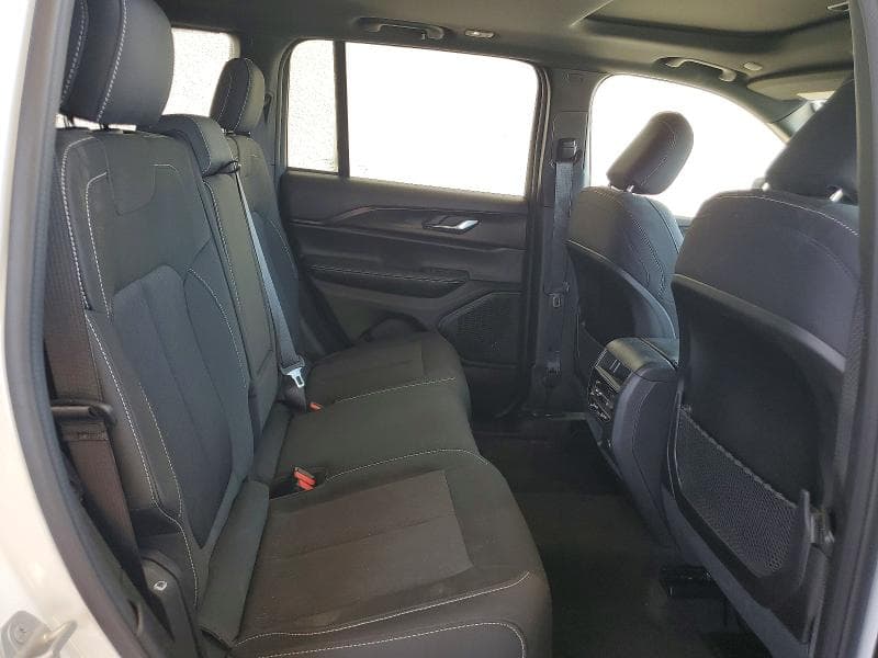 2025 JEEP GRAND CHEROKEE LAREDO 11