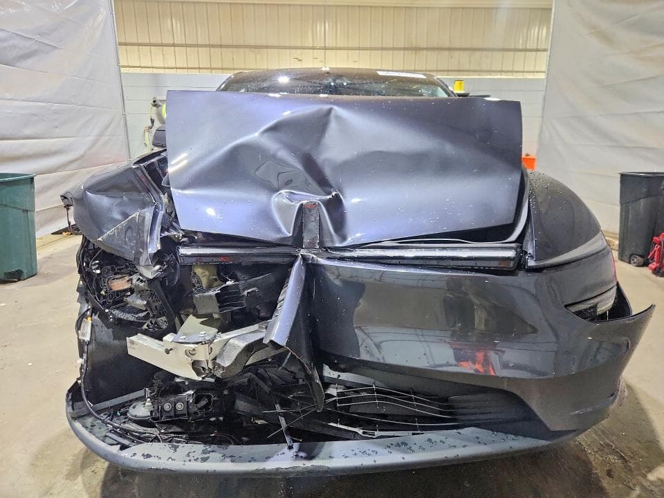 2026 TESLA MODEL Y 5
