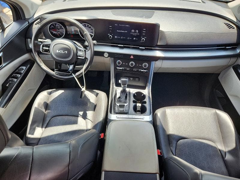 2023 KIA CARNIVAL LX 8