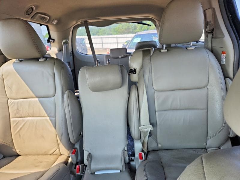 2017 TOYOTA SIENNA 10