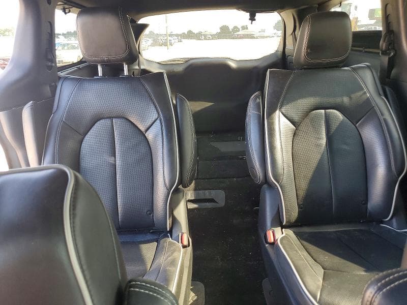 2021 CHRYSLER PACIFICA HYBRID LIMITED 10
