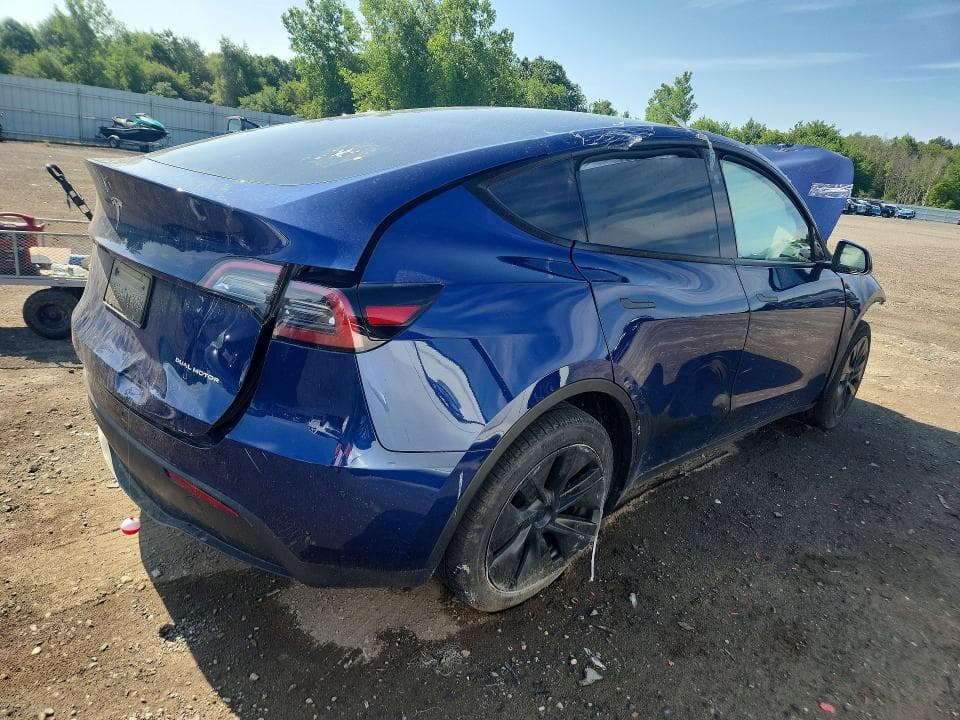 2024 TESLA MODEL Y 3