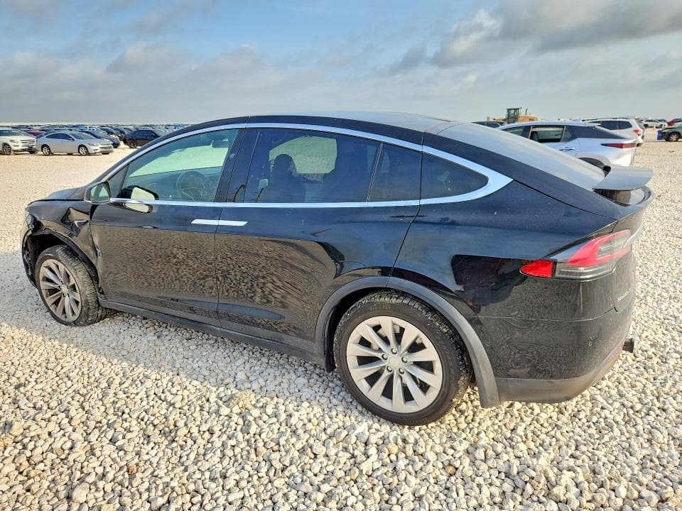 2018 TESLA MODEL X 2