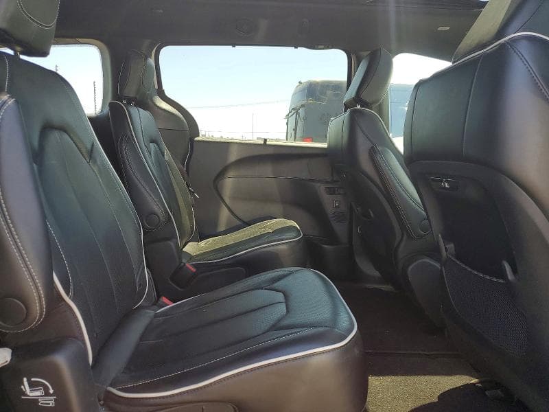 2023 CHRYSLER PACIFICA LIMITED 11