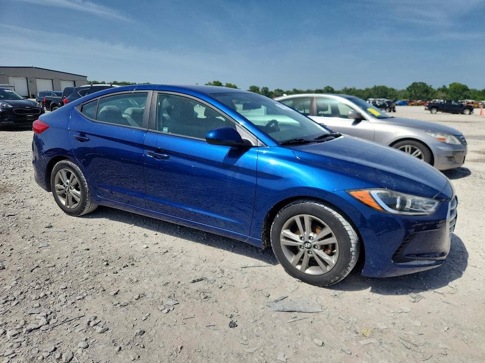 2017 HYUNDAI ELANTRA SE 4