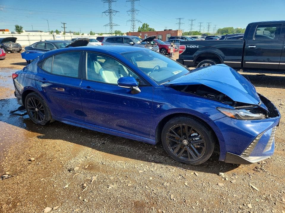 2026 TOYOTA CAMRY SE 4