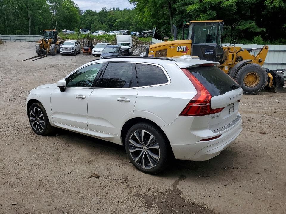 2022 VOLVO XC60 B5 MOMENTUM 2