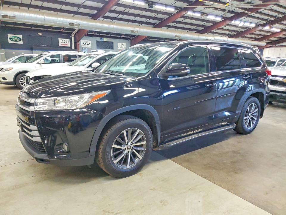 2017 TOYOTA HIGHLANDER - 1
