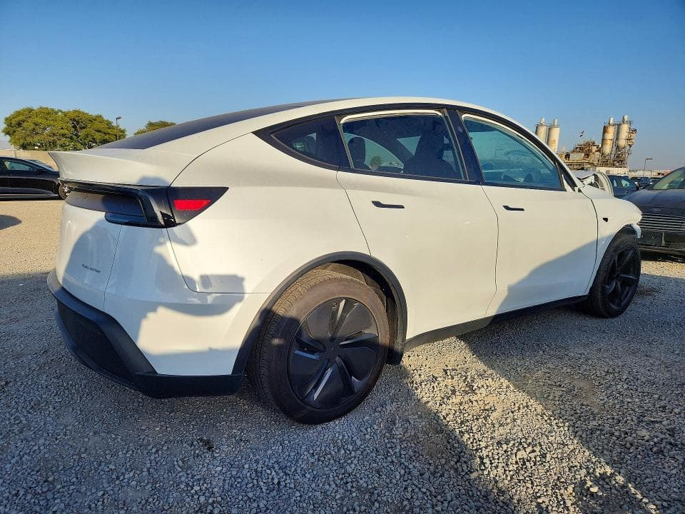 2026 TESLA MODEL Y 3