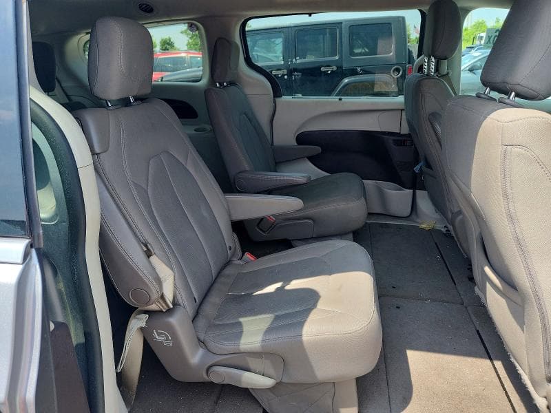 2019 CHRYSLER PACIFICA TOURING PLUS 11
