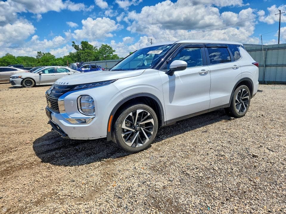 2023 MITSUBISHI OUTLANDER SE