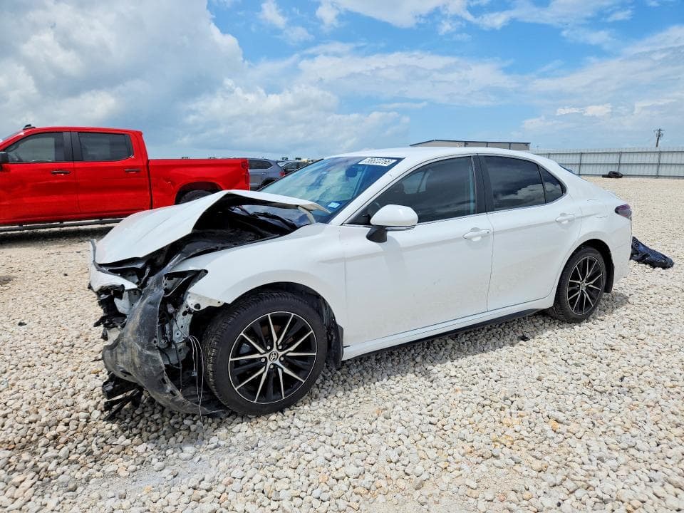 2024 TOYOTA CAMRY SE - 1