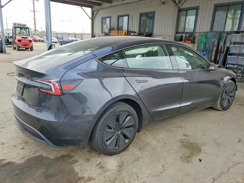2025 TESLA MODEL 3 3
