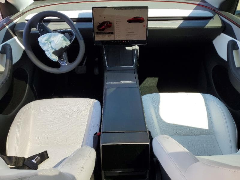 2026 TESLA MODEL Y 8