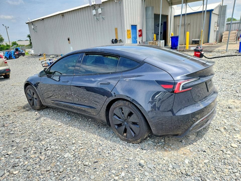 2025 TESLA MODEL 3 2