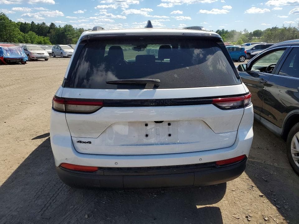 2024 JEEP GRAND CHEROKEE LAREDO 6